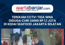 VIDEO - Terekam CCTV! Tiga WNA Diduga Curi Uang Rp1,1 juta di Kedai Seafood Jakarta Selatan