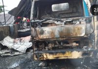 Rumah Truk dan Sepeda Motor Hangus Terbakar di Jalan Trans Kalimantan
