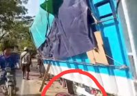 Sepeda Motor Ringsek Tertindih Truk di Desa Tajau Pecah