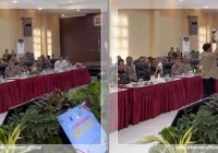 Ketua BEM UGM Nekat Geruduk Ruang Pertamuan Polda DIY dan DPR, Hanya untuk Bentangkan Poster Ini