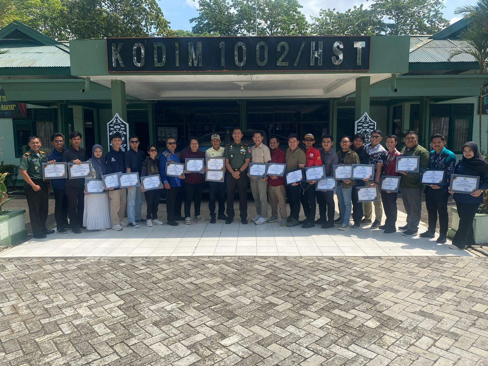 Dandim HST, Letkol Inf Fery Perbawa berpamitan