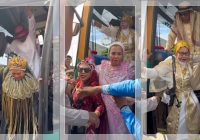 Glamor Pulang dari Tanah Suci! Jamaah Haji Bombana Jadi Sorotan: “Ini Haji atau Fashion Show?”