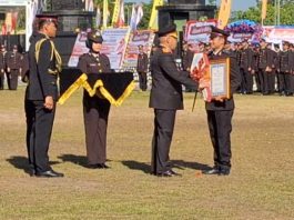 Kapolda Kalsel Beri Hadiah Rumah untuk Anggota Berprestasi di Perayaan Hari Bhayangkara Ke-79