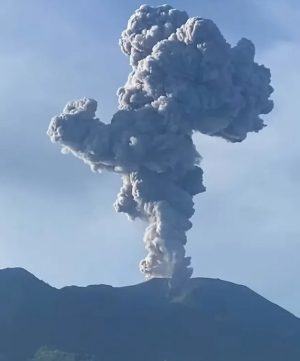 Gunung Marapi di Sumatera Barat Erupsi Bikin Rumah Warga Bergetar, Status Level II Waspada
