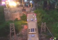 Bus Terperosok Masuk Jurang di Desa Busui