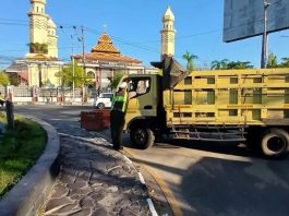 Truk Langgar Jam Operasional di Kayu Tangi Dintindak Satlantas Polresta Banjarmasin