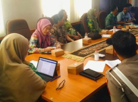 Jalan Rusak karena Truk Tambang dan Kebun? Pemkab Tanah Laut Siapkan Regulasi Darurat!