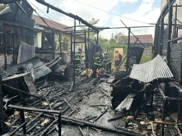 Tangis Pemilik Warung Bakso Usai Kebakaran Hanguskan 3 Tempat Usaha di Belitung Darat: “Semuanya Habis, Dompet, HP, Uang…”