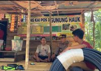Kapolsek Awayan dan Jurnalis Wartabanjar Salurkan Bantuan Pipa ke Pos Tiga Gunung Hauk