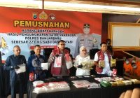 Perangi Narkoba, Polres Banjarbaru Ungkap 97 Kasus dan Musnahkan 22,6 Kg Sabu