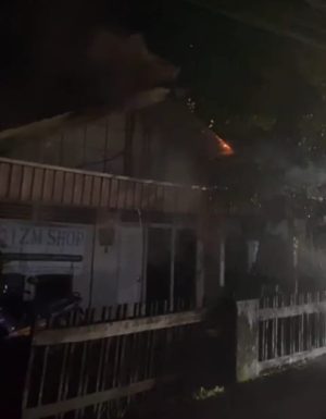 Kebakaran di Cempaka Putih Banjarmasin, Api Membubuk di Dalam Atap