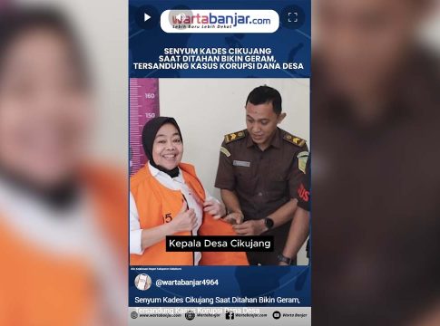 VIDEO - Senyum Kades Cikujang Saat Ditahan Bikin Geram, Tersandung Kasus Korupsi Dana Desa