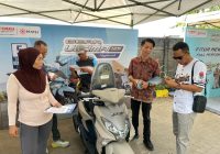 Yamaha “Attack Kampung” di Banjarbaru: Motor Hybrid Canggih Sambangi Warga Langsung ke Komplek!
