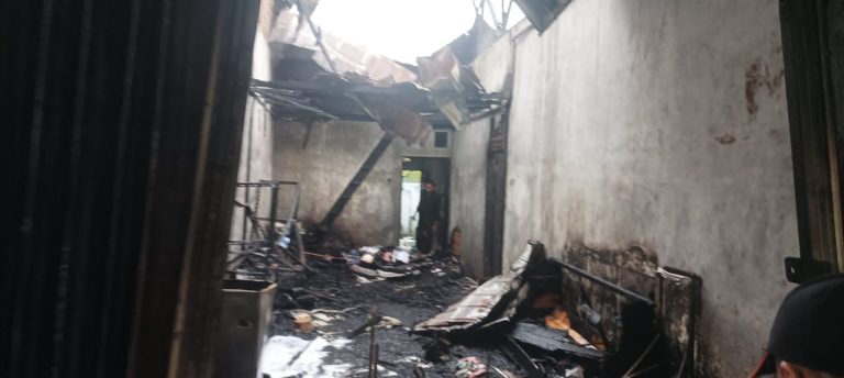 Geger! Rumah di Pelaihari Habis Dilalap Api, Kerugian Capai Rp 900 Juta
