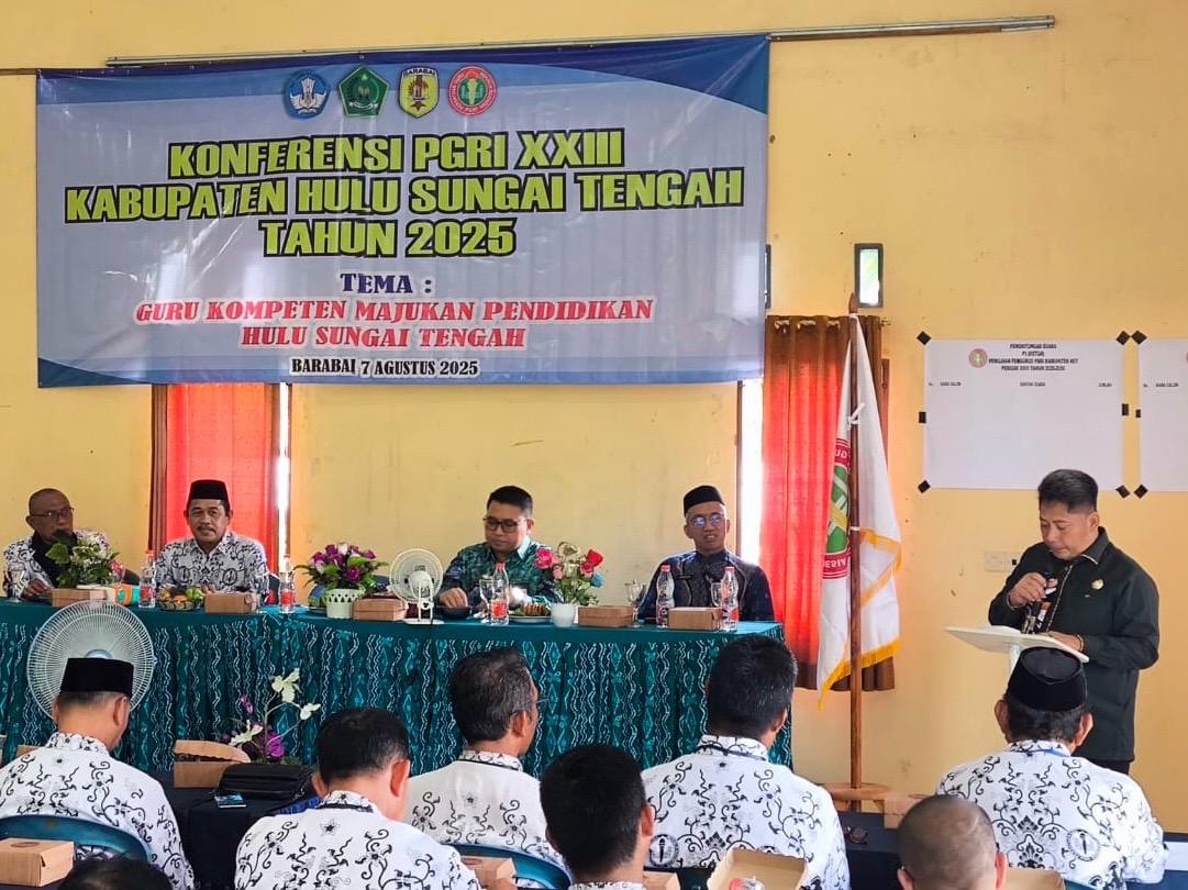 Bupati HST Buka Konferensi PGRI XXI, Titipkan Masa Depan Generasi kepada Para Guru