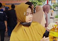 Nurul Aini Senang Dapat Beras Harga Rp 55 Ribu di GPM Polres Banjarbaru