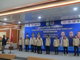 Pelantikan Pengurus PWI Tanah Laut, Risma :  Komitmen Tingkatkan Kualitas Jurnalisme