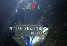 Sepeda Motor Yamaha R15 Ditinggalkan Pemilik di Jalan Trans Kalimantan