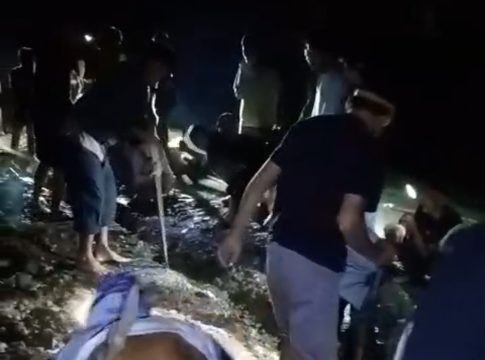 Warga Tebing Siring Tutup Akses Jalur Truk, ini Alasannya