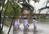Viral Paskibraka Upacara di Tengah Banjir