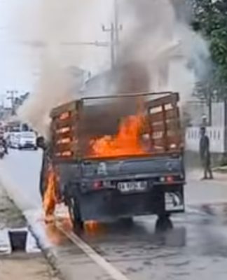 Pikap Terbakar di Cempaka Banjarbaru