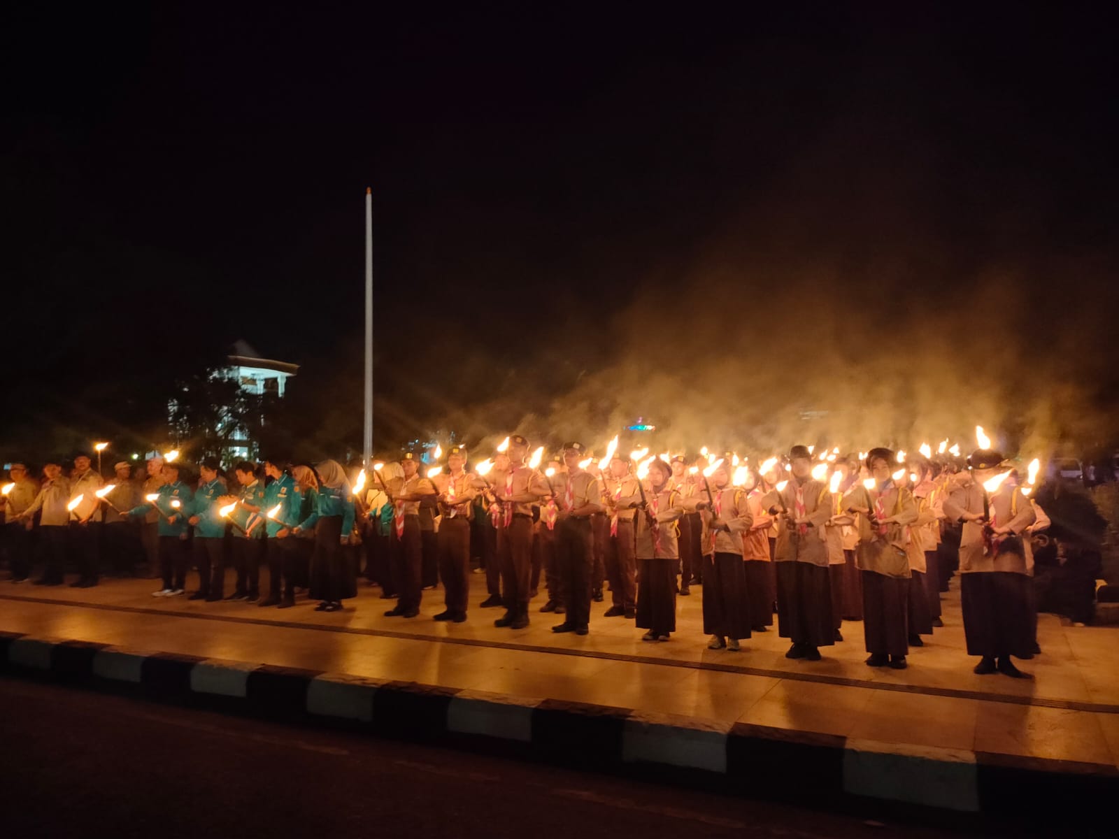 KHIDMAT! Obor Taptu Sambut HUT RI ke-80 di Banjarbaru, Wali Kota Ajak Warga Jaga Kota Tetap Aman