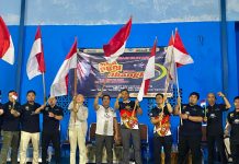 GEGER DI GOR BARABAI! Ribuan Warga Tumpah Ruah Sambut HUT RI ke-80, Polres HST Bagi-bagi Bendera