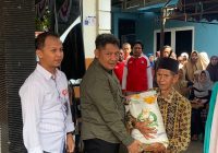 Bupati HST Salurkan Bantuan Pangan Beras untuk Warga Pandawan, Masing-masing 10 Kg