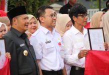 384 PPPK Guru Terima SK Kenaikan Gaji, Bupati HST Titip Amanah dan Apresiasi