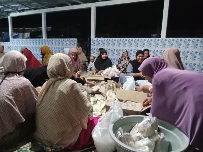 Warga Benawa Tengah HST Gelar Tradisi Membawa Nasi Sambut Maulid Nabi Muhammad