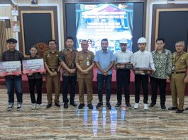 Bupati Tabalong Lepas 16 Penerima Beasiswa PT Conch South Kalimantan Cement Study ke China