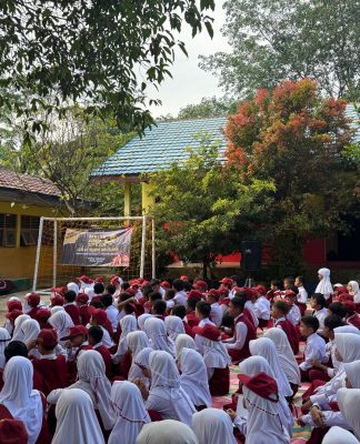 Peringati HUT ke-77, Polwan Tabalong Edukasi Anak SD Tertib Berlalu Lintas Sejak Dini