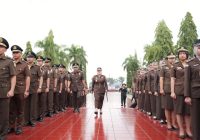 Peringati Hari Kejaksaan RI ke 80, Kejati Kalsel Ziarah Hingga Tabur Bunga di Makam Pahlawan