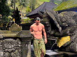 Zlatan Ibrahimović Eksis di Bali, Jalani Ritual Melukat di Pura Tirta Empul