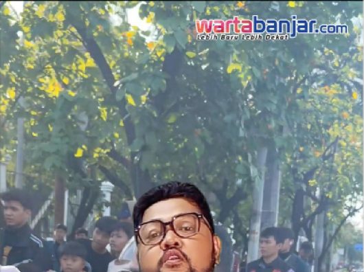 VIDEO - PARAH! Polisi Tolak Bantu Penjual Es Kopi Dengan Kata "Bukan Urusan Saya"