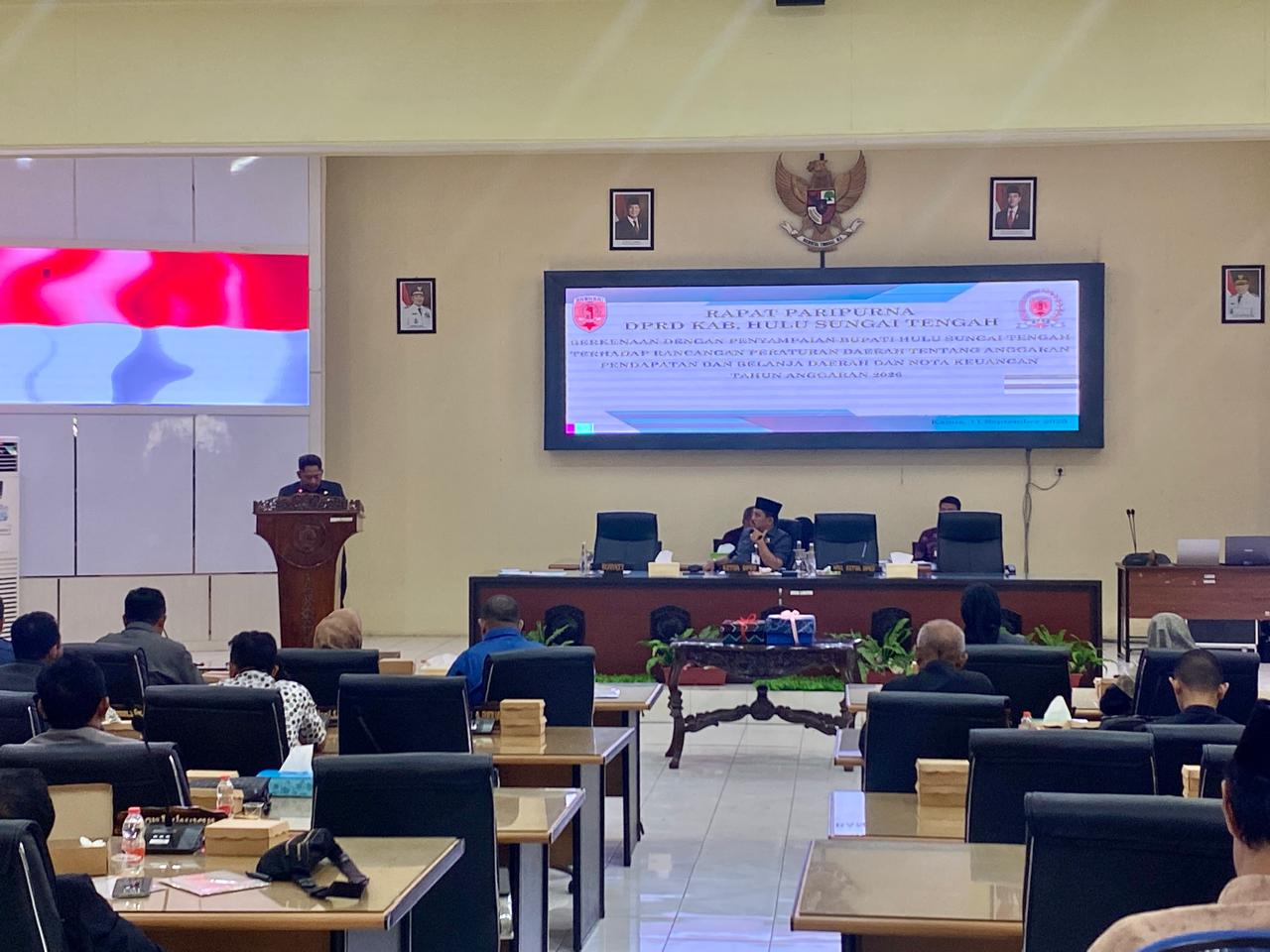 Bupati HST, Samsul Rizal, menyampaikan RAPBD