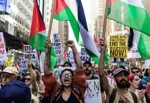 RIBUAN DEMONSTRAN KEPUNG PBB, Netanyahu Disoraki dan Ditolak Masuk New York!