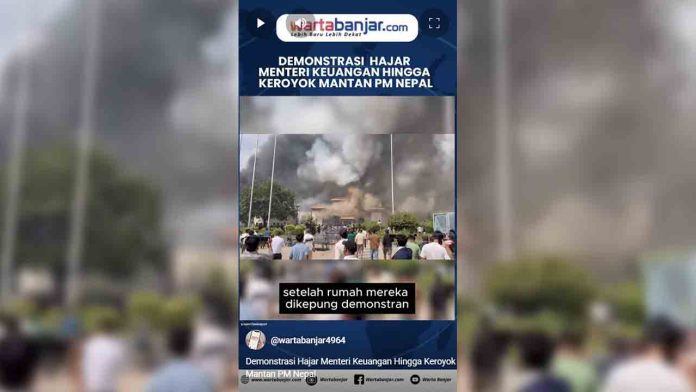 VIDEO - Demonstrasi Hajar Menteri Keuangan Hingga Keroyok Mantan PM Nepal