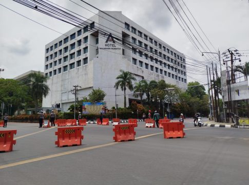 Catat! Jalan Lambung Mangkurat Haryono MT dan HA Adenansi Ditutup, Aksi Demo di DPRD Kalsel Dimulai