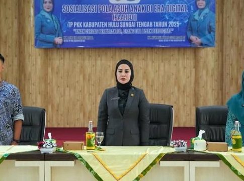 Deni Era Yulyantie Sosialisasikan Pola Asuh Anak di Era Digital di Kabupaten HST