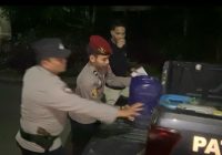 Polsek Awayan Amankan 60 Liter Tuak di Desa Ju’uh