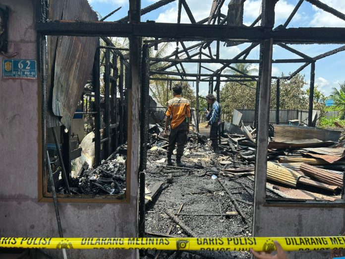 Rumah Hangus Terbakar di Teluk Tiram, Nurdin Bingung Mau Tinggal Dimana