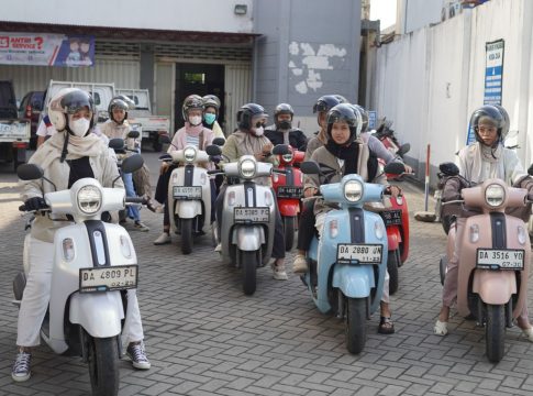 Asyik! Yamaha Ajak Komunitas Classy di Banjarmasin Ikuti Pelatihan Cake Decoration