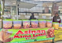 Asinan Mama Lutfi Viral, Sajikan 15 Varian Rasa Segar dengan Harga Terjangkau