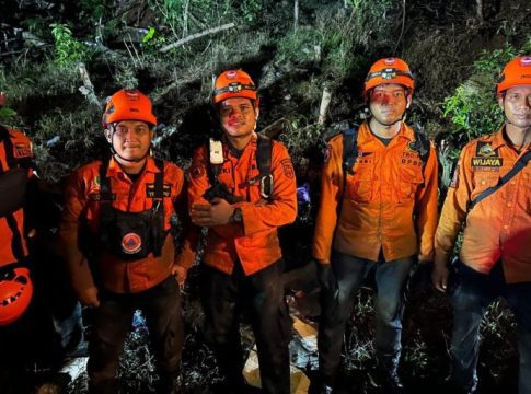 Kisah Heroik 6 Anggota BPBD Kalsel Evakuasi Korban Kecelakaan Helikopter di Mantewe