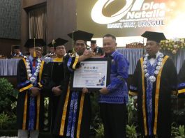 Raih Penghargaan Bergengsi ULM, Pemkab Tanah Bumbu Siap Mewujudkan SDM Kompeten dan Berkarakter
