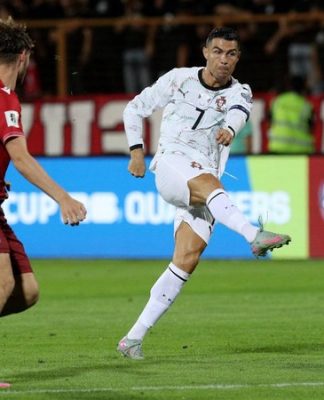 Cristiano Ronaldo Cetak Gol Roket, Armenia Kembali Jadi Korban