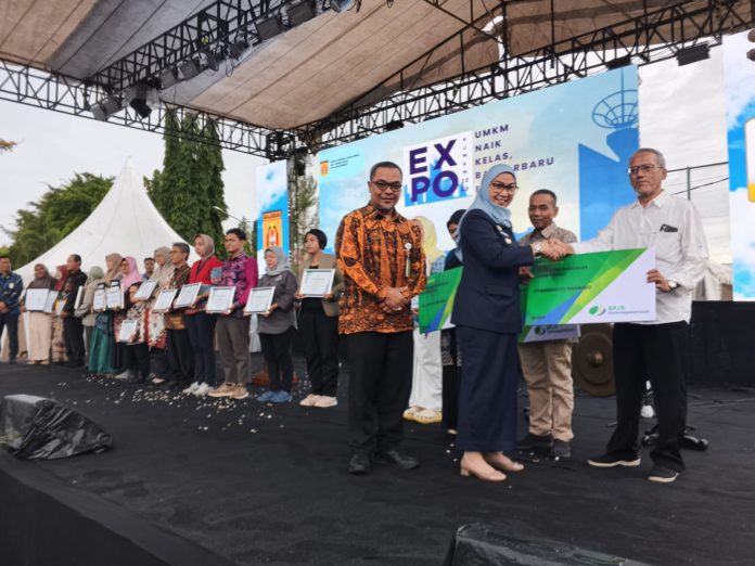 WOW! RT/RW &amp; Pekerja Miskin se-Banjarbaru Kini Resmi Dapat Jaminan Sosial Ketenagakerjaan