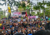 Aksi Unjuk Rasa di Depan DPRD Kalsel Masih Berlangsung Aman