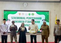 Pemkab HST Serahkan Dokumen Isbat Nikah Terpadu, 76 Pasangan Resmi Terdata